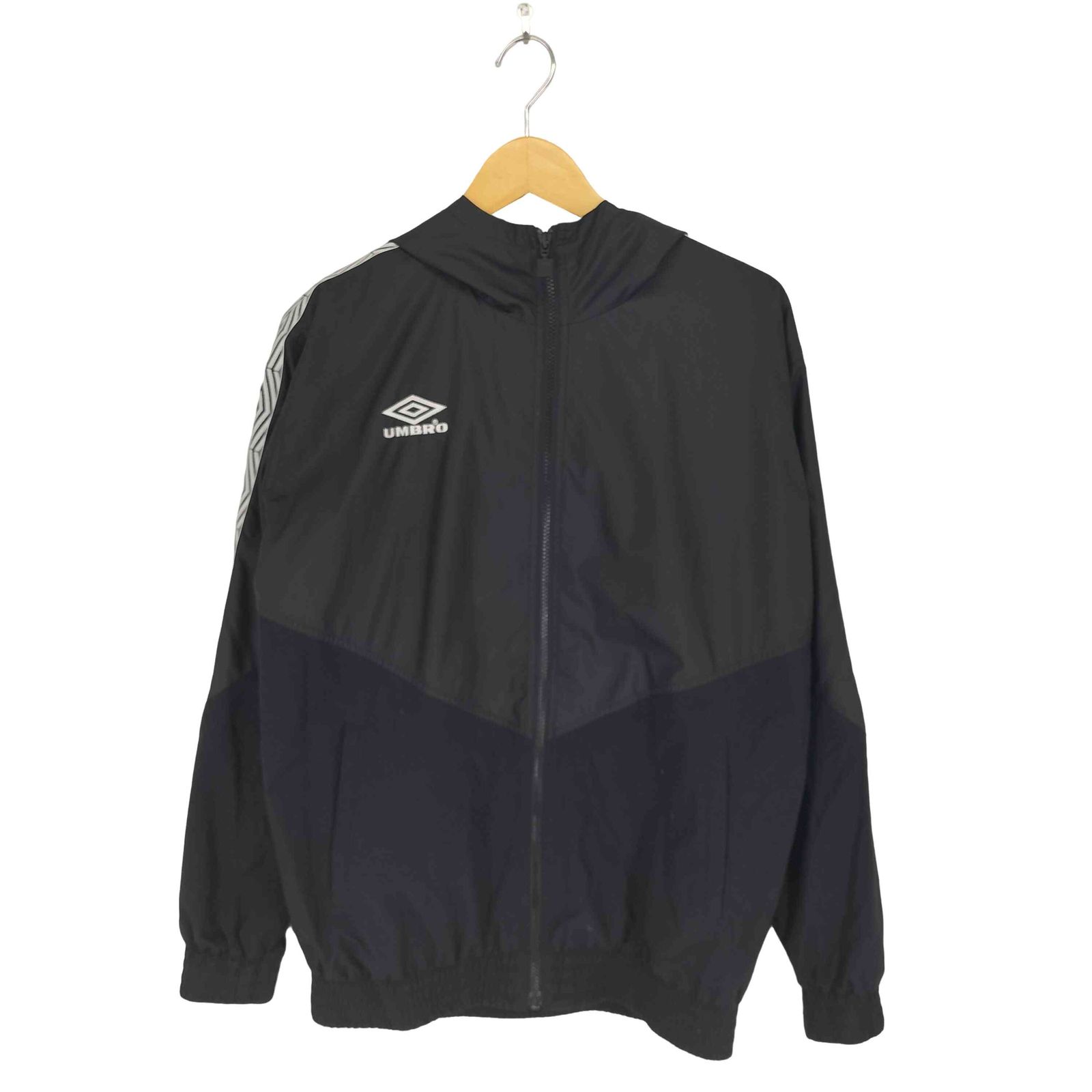 アンブロ UMBRO ロゴ刺繍 サイドライン ナイロンジャケット メンズ JPN