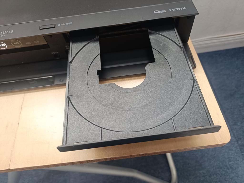 ULTRA HD 2TB 3番組録画 シャープBDレコーダー BD-UT2100 シャープ