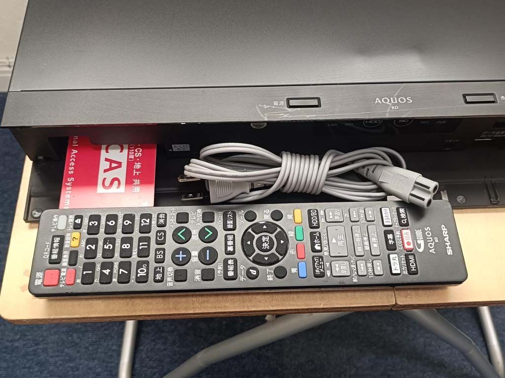 SHARPシャープ 3番組同時2TBHDD内蔵ブルーレイレコーダー BD-UT2100 4K