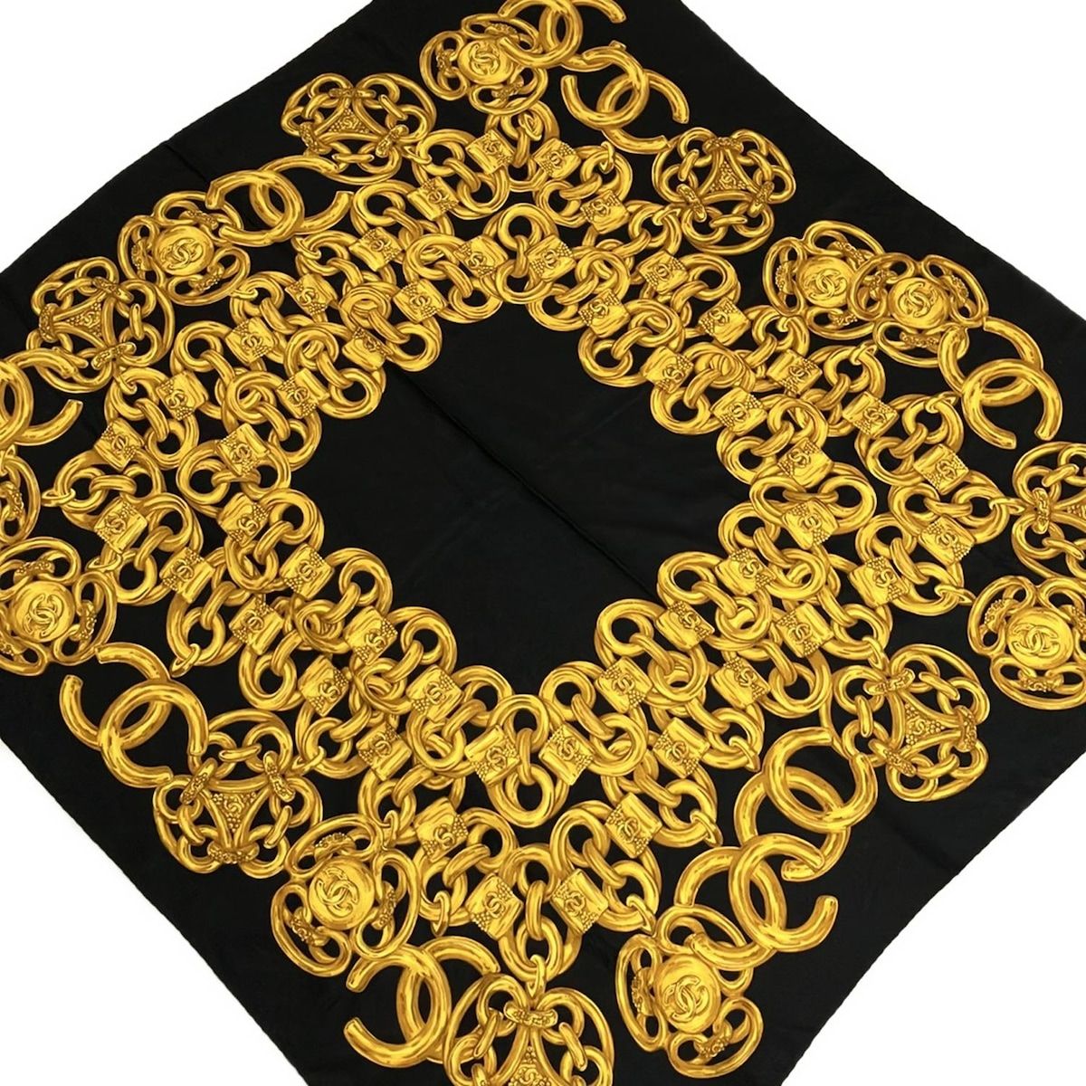シャネル CHANEL スカーフ チェーン 柄 ゴールド ブラック 黒 CHANEL(シャネル) スカーフ美品 黒×ゴールド ココマーク/チェーン柄