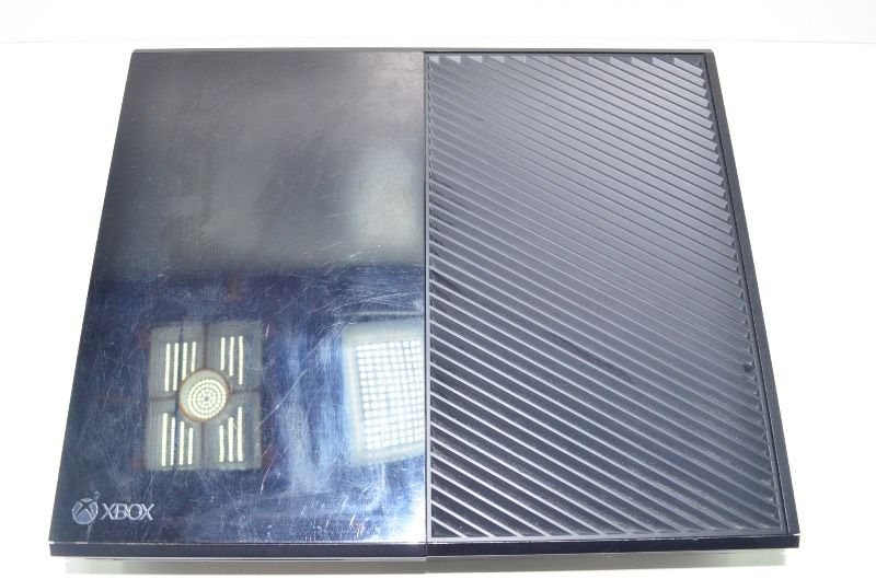 マイクロソフト Microsoft Xbox One 本体 MODEL 1540 家庭用ゲーム機 通電のみ