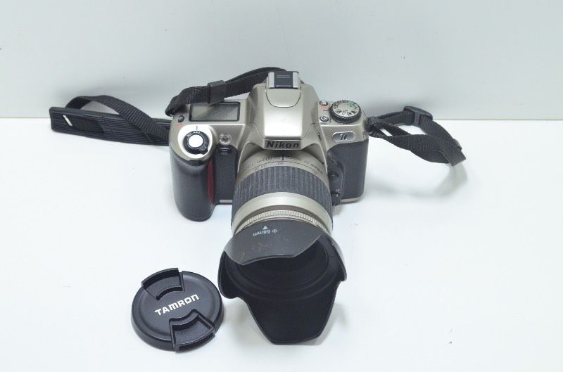 送料無料】 ニコン Nikon U フィルム一眼レフカメラ ズームレンズ付き