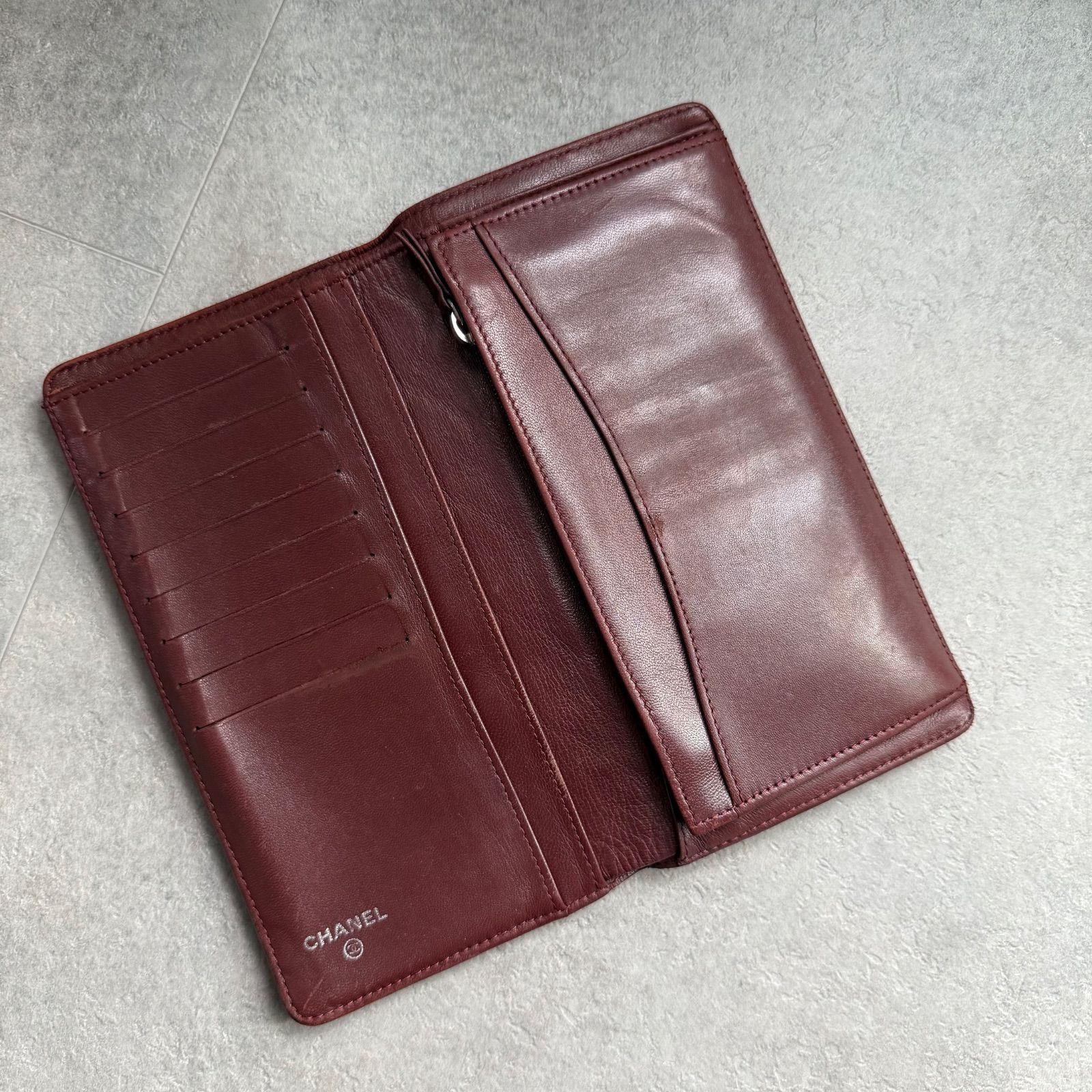 美品　シャネル　マトラッセ　パテントレザーボルドー財布　ウォレット CHANEL シャネル マトラッセ クラシック ココマーク 二つ折り長財布