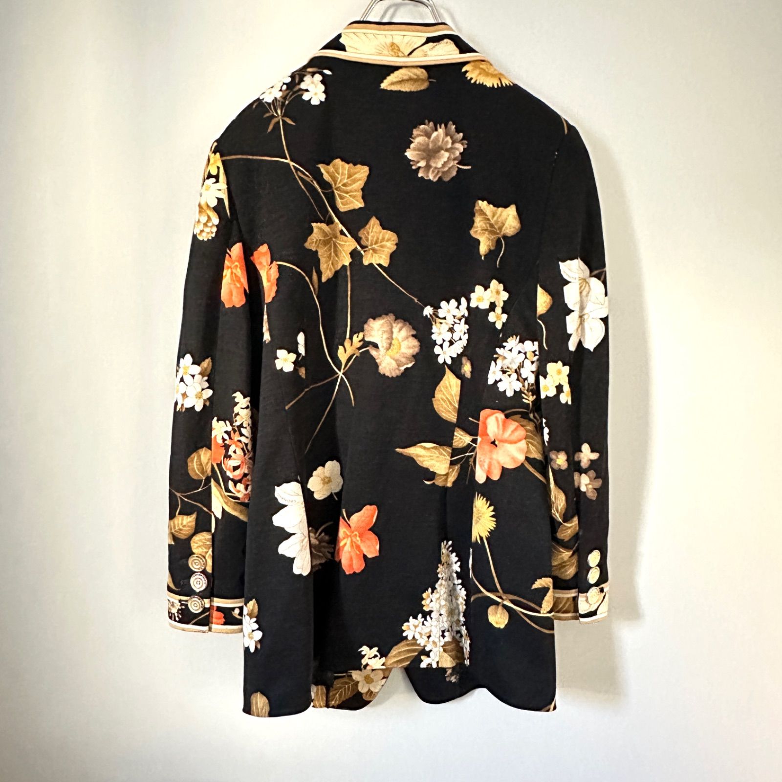 LEONARD レオナール 金ボタン 花柄 黒 L ジャケット ブラック ゴールド