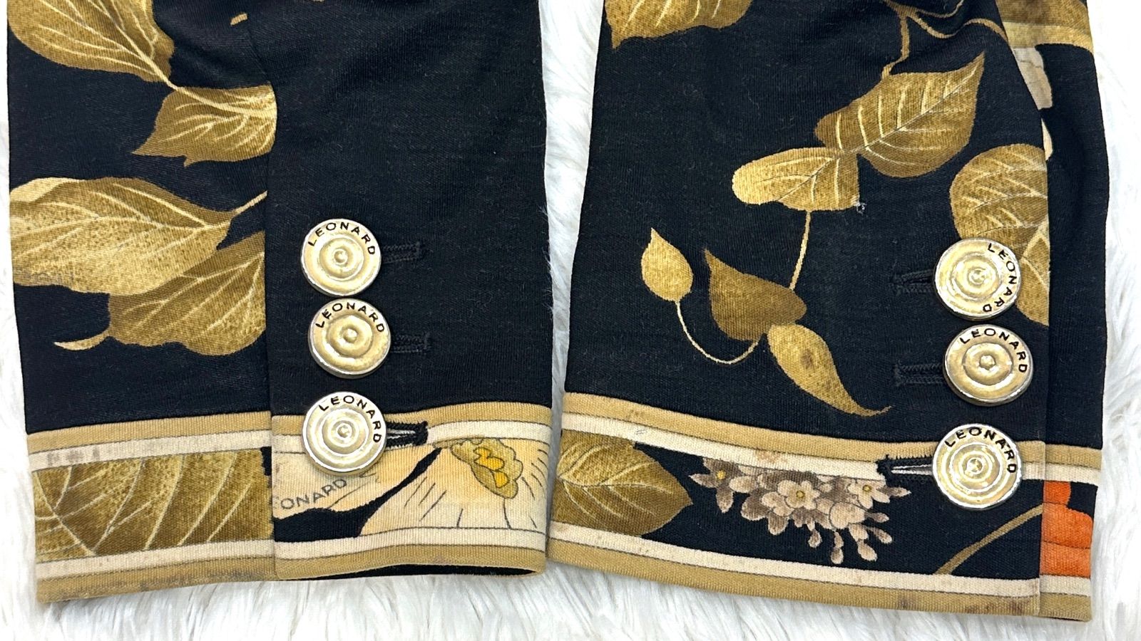 LEONARD レオナール 金ボタン 花柄 黒 L ジャケット ブラック ゴールド