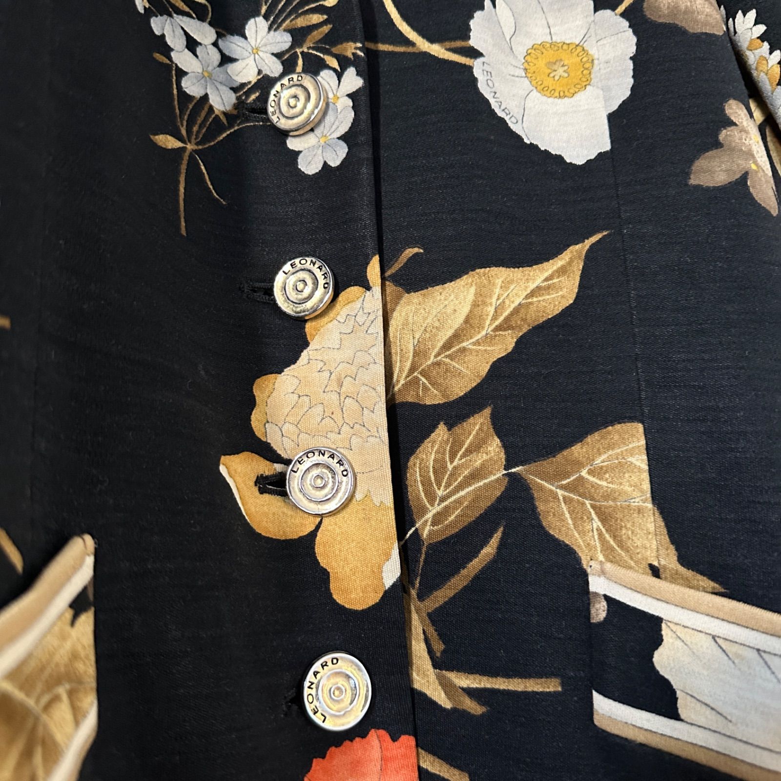LEONARD レオナール 金ボタン 花柄 黒 L ジャケット ブラック ゴールド