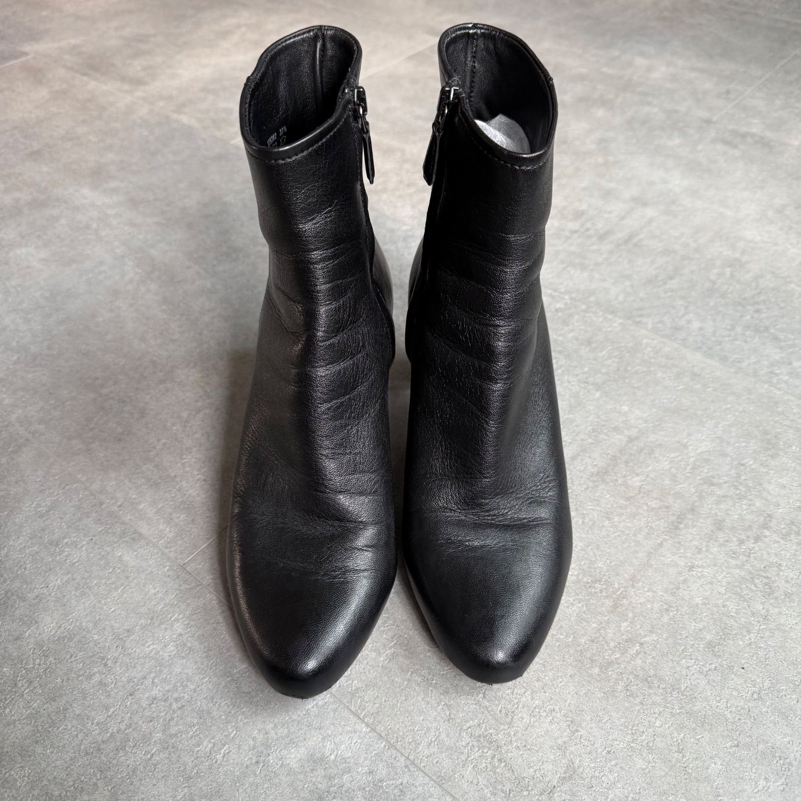 美品 PRADA プラダ ロゴ レザー ショートブーツ ブラック 黒 シルバー