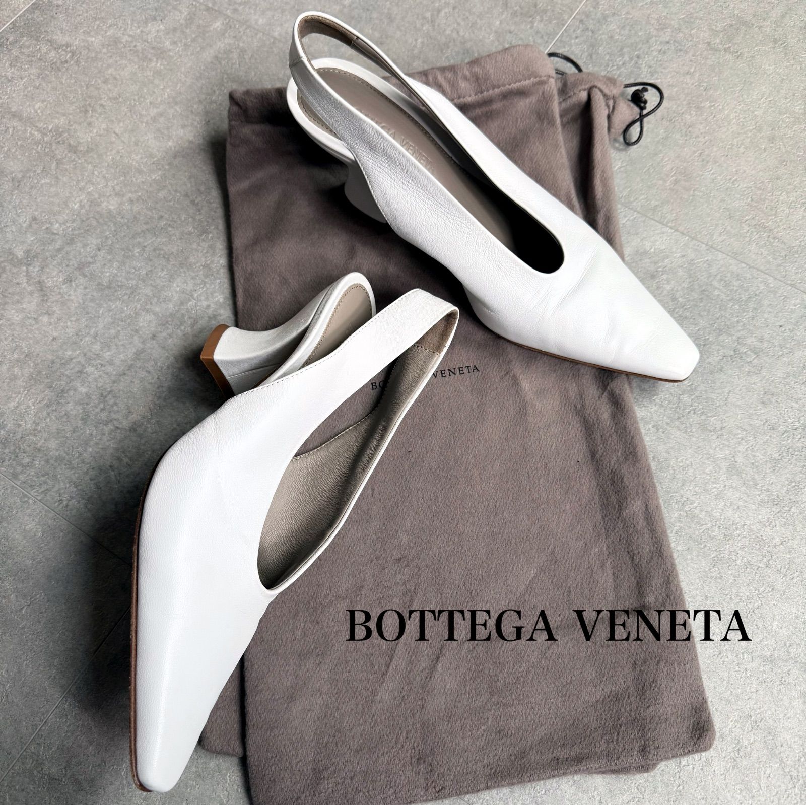 BOTTEGA VENETA ボッテガヴェネタ アーモンド レザー パンプス
