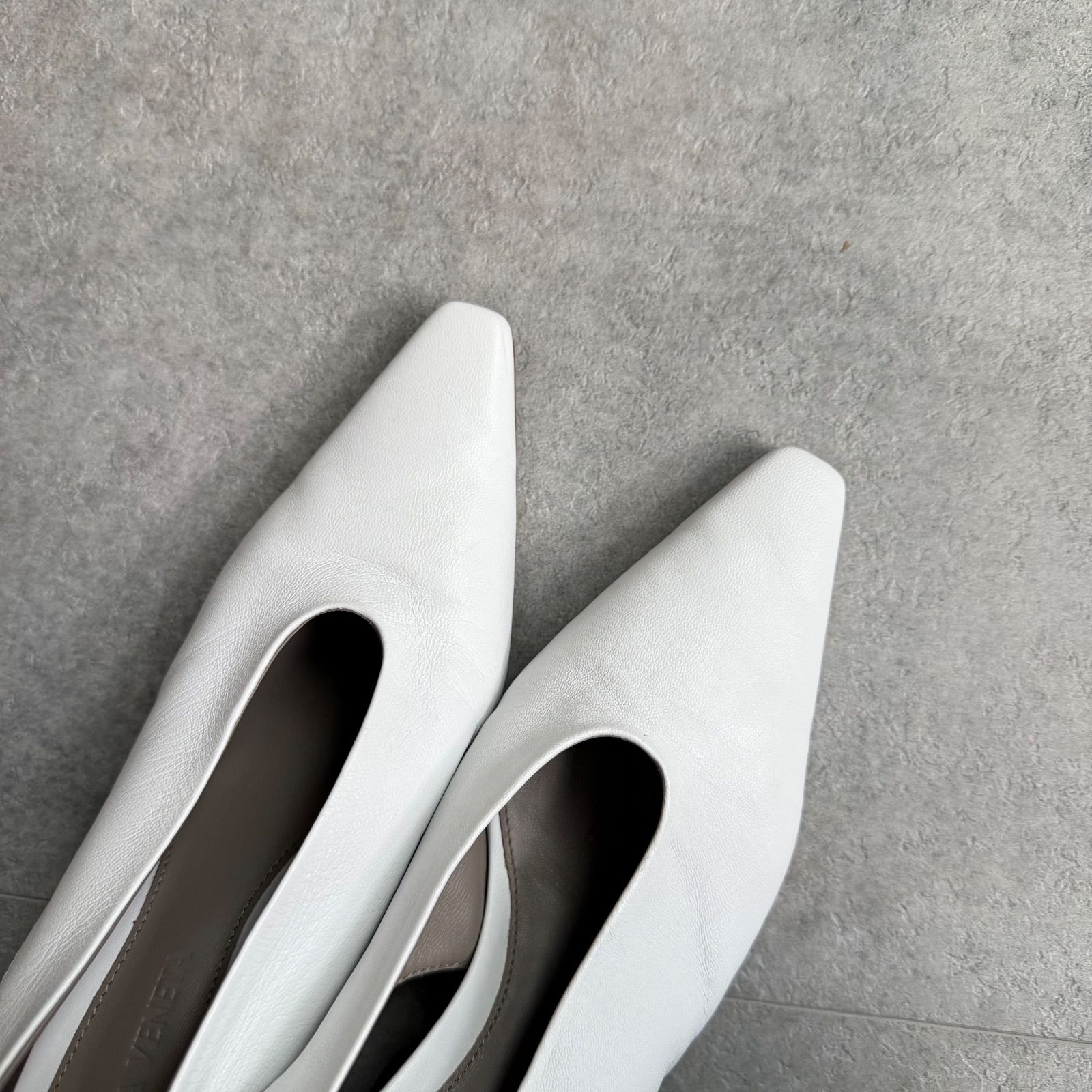 ボッテガヴェネタ BOTTEGA VENETA パンプス パンプス 靴 レザー レディース ホワイト系 【中古】 BOTTEGA VENETA ボッテガヴェネタ アーモンド レザー パンプス