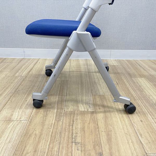 スタッキングチェア