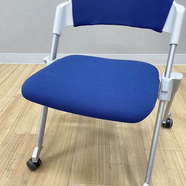 スタッキングチェア