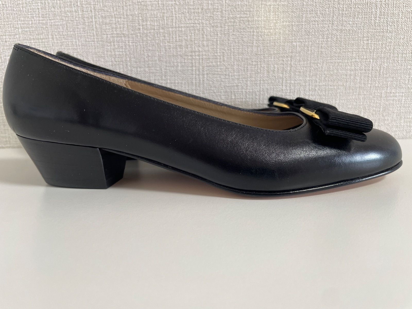 未使用品 フェラガモ ヴァラ VARA リボン パンプス 黒 ブラック 5 1/2