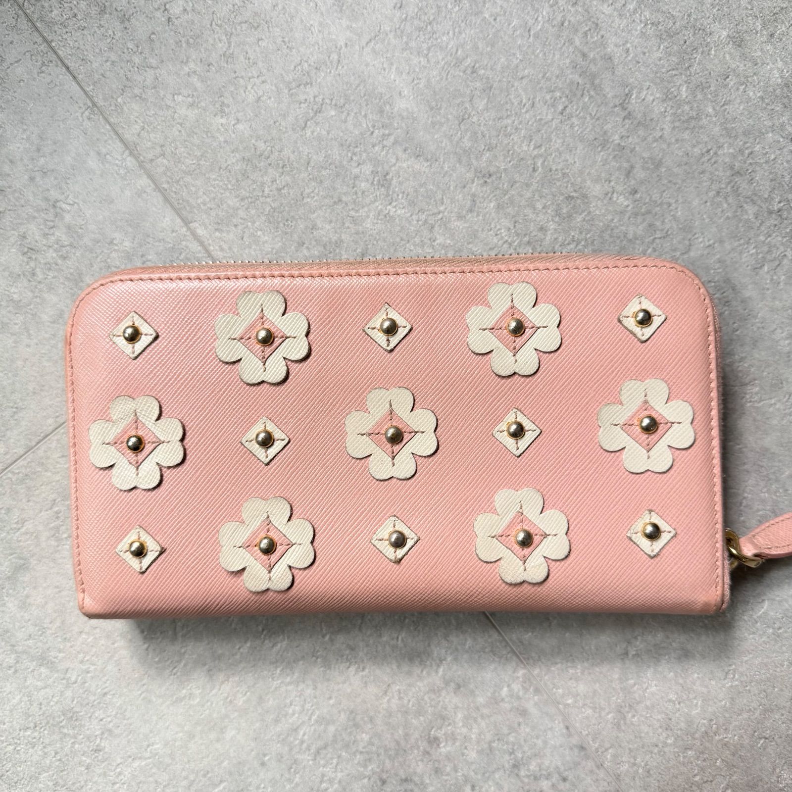 【✨美品✨】プラダ 花柄 サフィアーノ ラウンドファスナー 長財布 総柄 PRADA プラダ サフィアーノレザー メタルロゴ ラウンドファスナー長