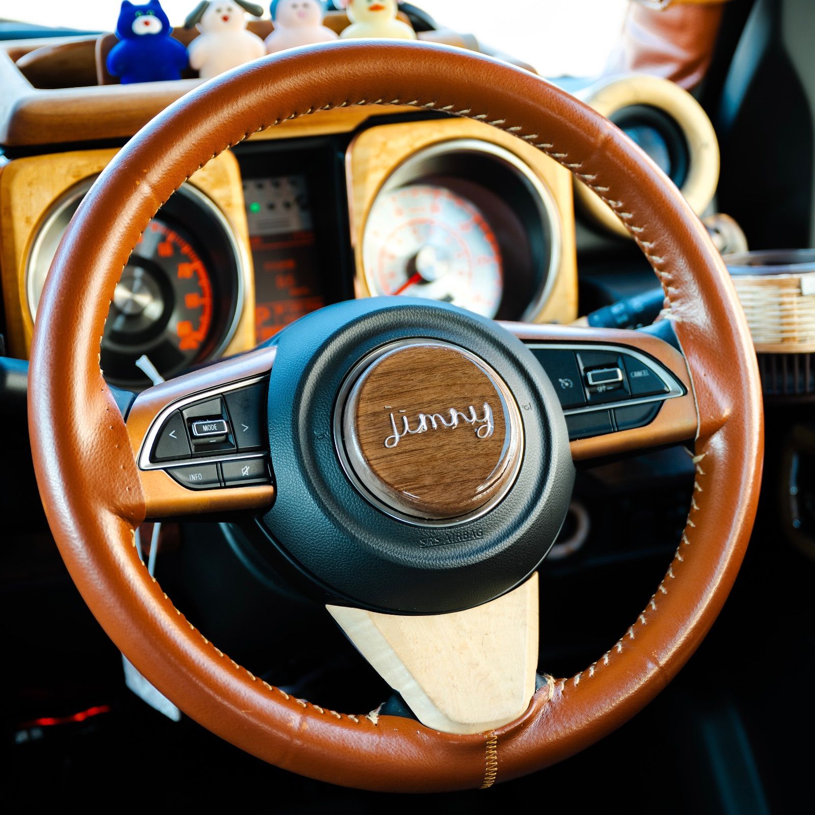 ジムニーjb23 ステアリング　ウッド調、本革調コンビ　ボス、ホーンボタンおまけ ジムニー木製ステアリングホーンボタンカバー【ウォールナット