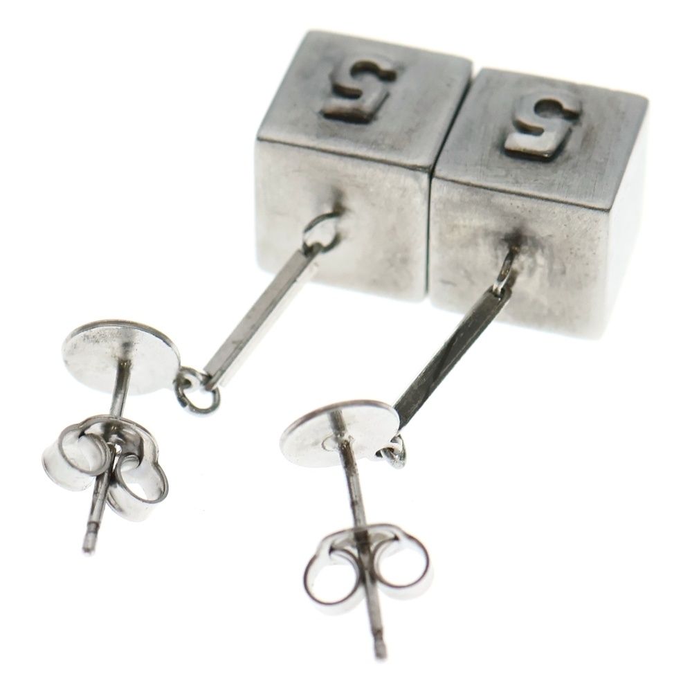 美品　CHANEL シャネル ピアス　No5 ユニセックス　シルバー　5 CHANEL (シャネル) No.5ロゴ ピアス シルバー - メルカリ