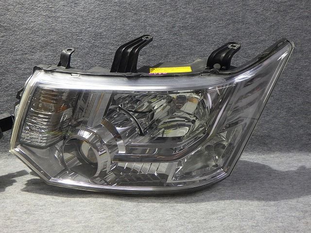 デリカD5 ヘッドライト左右 HID 100-87918 前期 CV5W バラスト付