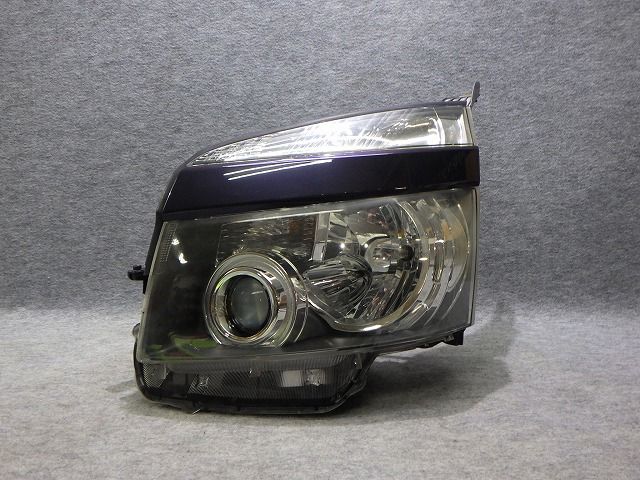 70系 ヴォクシー 左ヘッドライト HID ZRR70/75 前期 28-203 V8