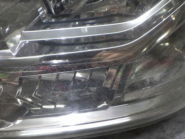 デリカD5 ヘッドライト 左右 HID CV5W 前期 100-87918 バラスト付