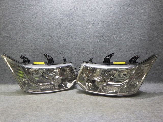 デリカD5 ヘッドライト 左右 HID CV5W 前期 100-87918 バラスト付