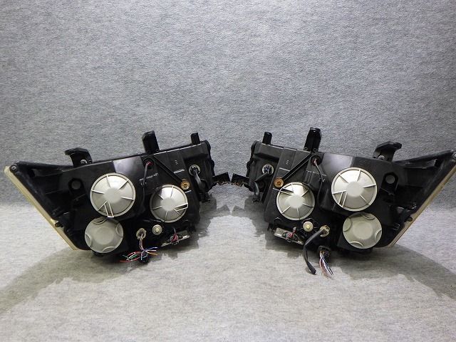 デリカD5 ヘッドライト 左右 HID CV5W 前期 100-87918 バラスト付