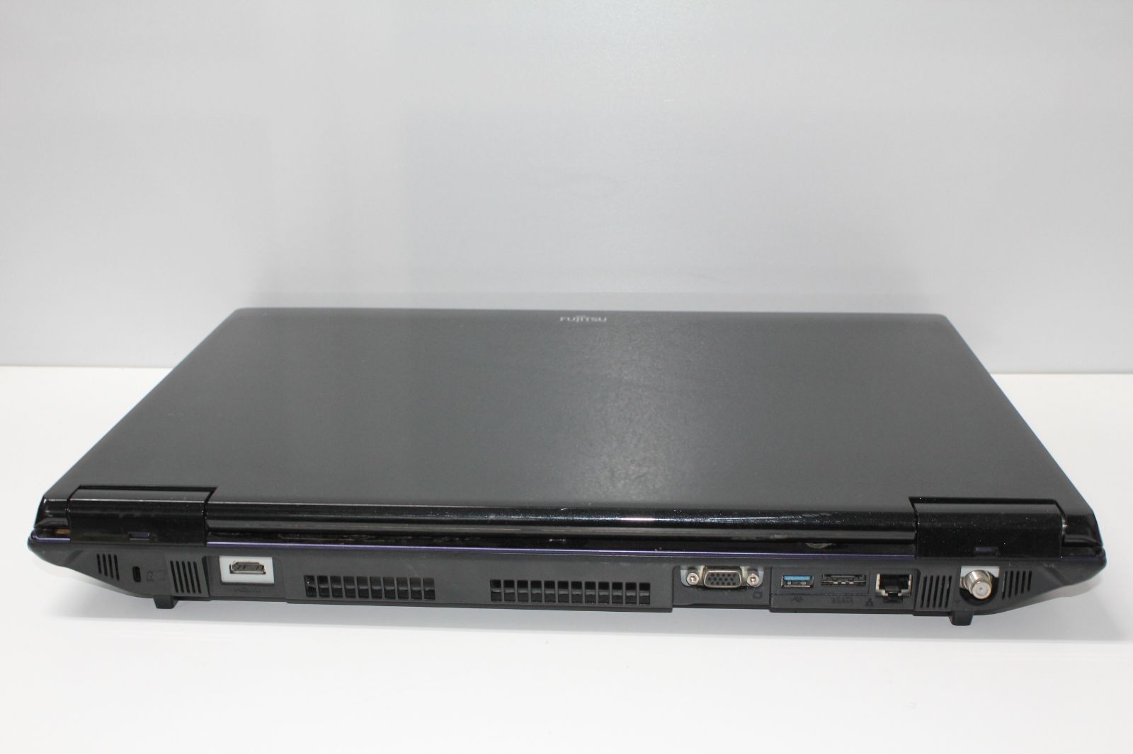 現状品/中古ノートPC】富士通〈FMV LIFEBOOK NH900/ANT〉Intel Coe i5