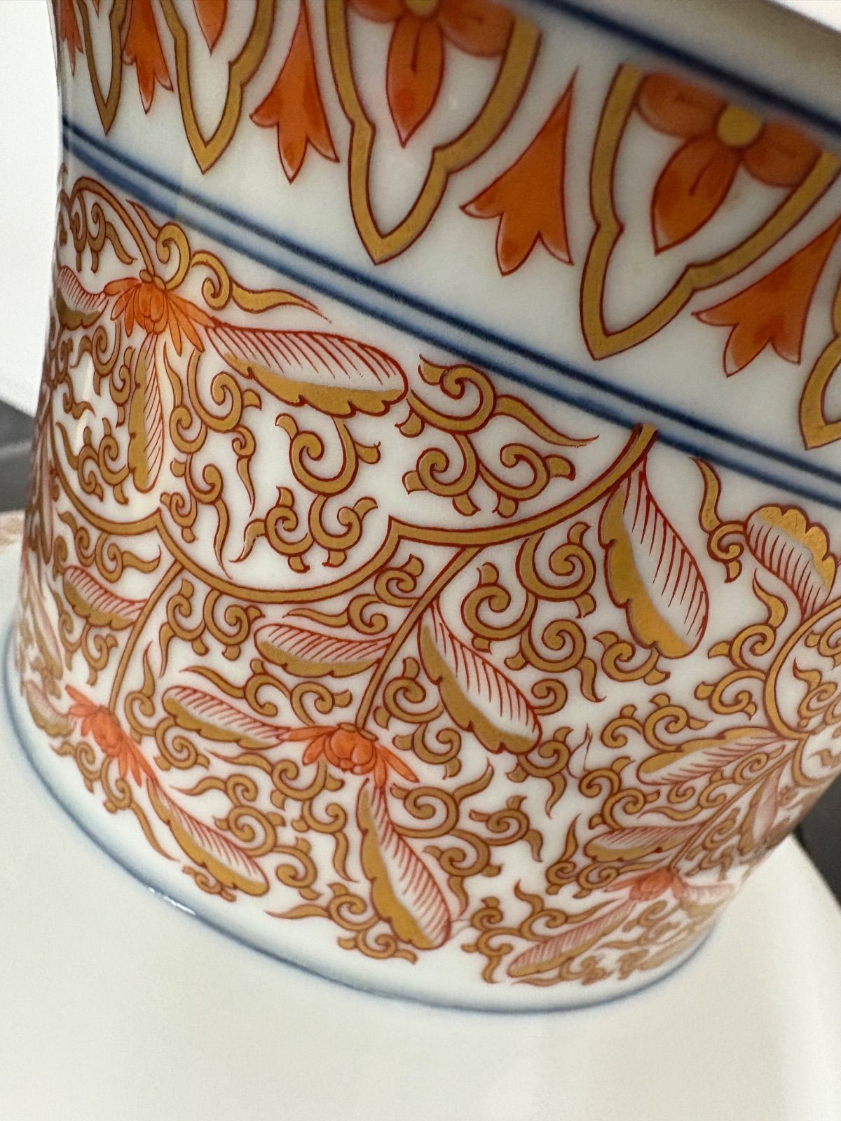 アンティーク有田焼 幸楽窯の緻密金彩古代花唐草献上古伊万里高台皿