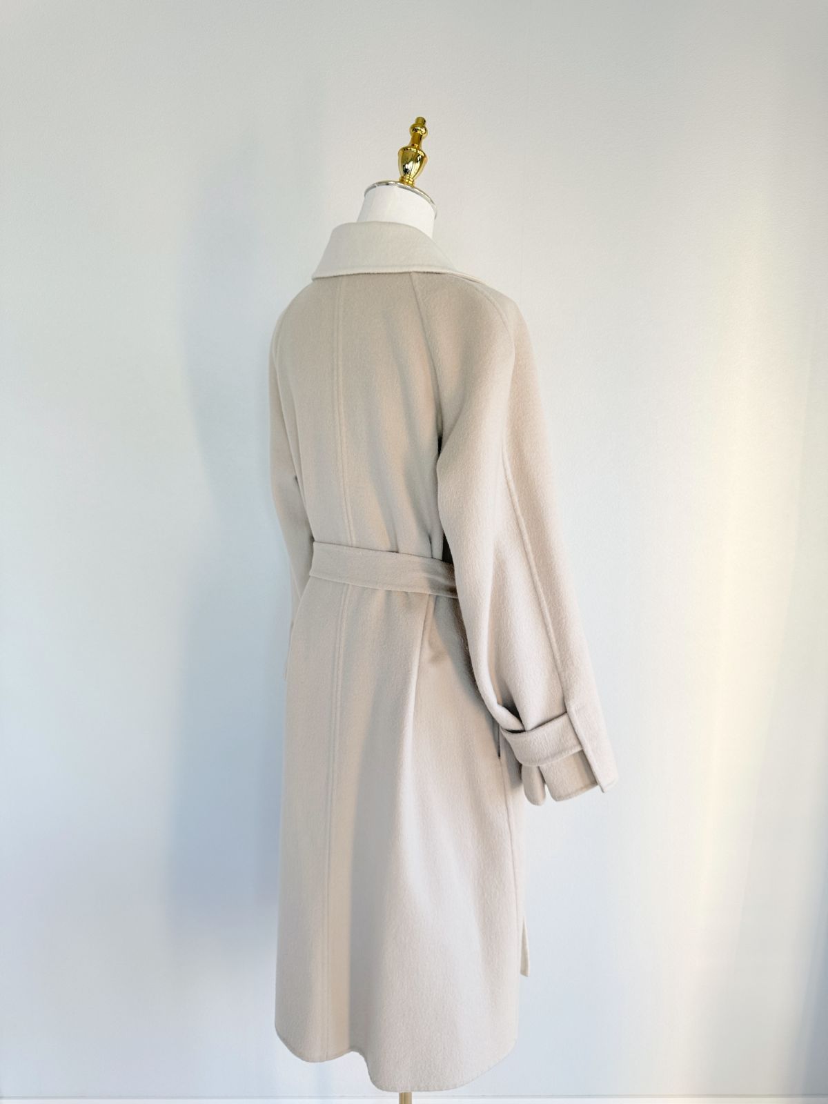 美品✨　フォクシー40 中綿コート　FOXEYロングコート　ベージュ 美品♡FOXEYフォクシー 女優襟 中綿ダウンロングコート コクーン ベージュ