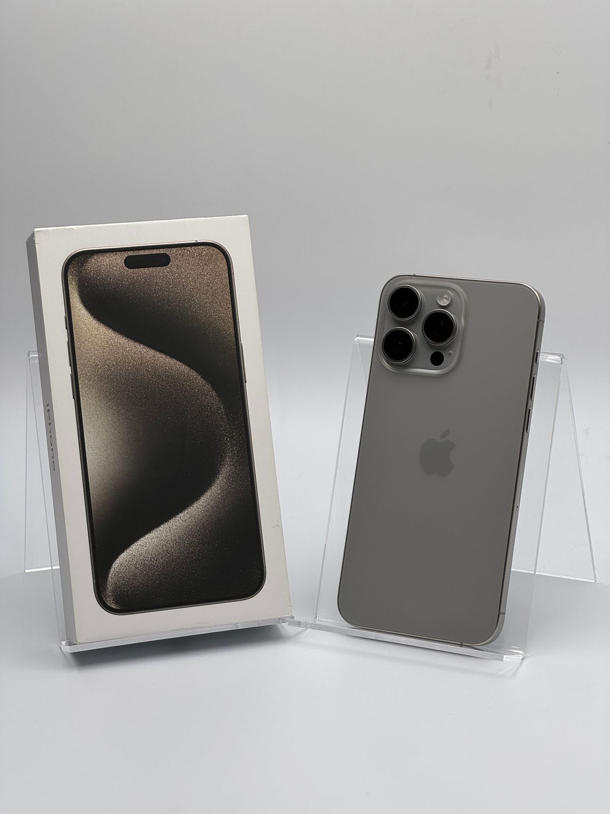 中古A】iPhone 15 Pro Max 512GB ナチュラルチタニウム バッテリー【84