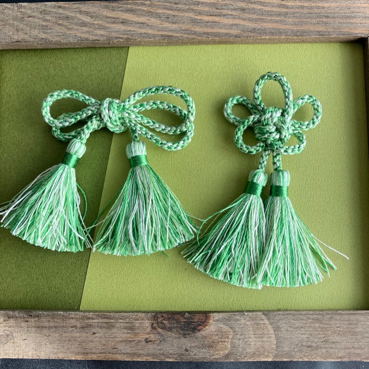 絹糸 ダブルタッセル ミニサイズ 2個セット】緑系mix - メルカリ