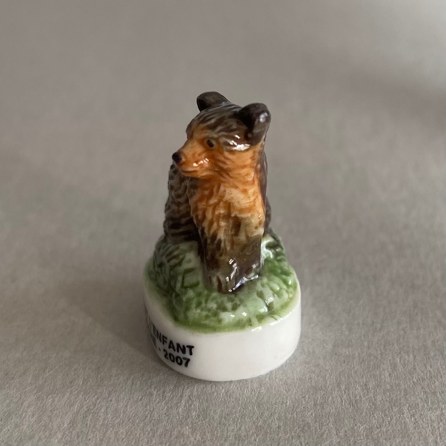 子熊のフェーブ／動物／フランス雑貨／陶器ミニチュア／ブロカント
