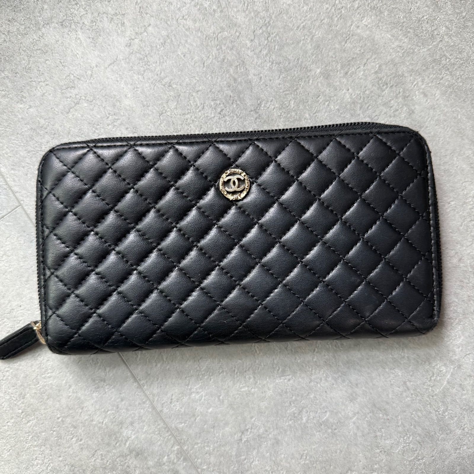 希少 CHANEL シャネル マトラッセ キルティング ココマーク ラウンド