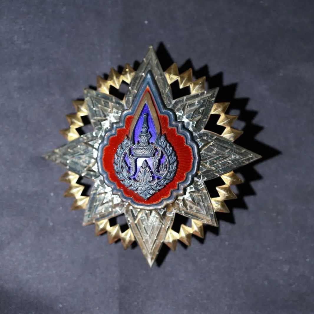 Thailand タイ王国 王冠勲章 銀製 勲章 メダル 約89.8g - メルカリ