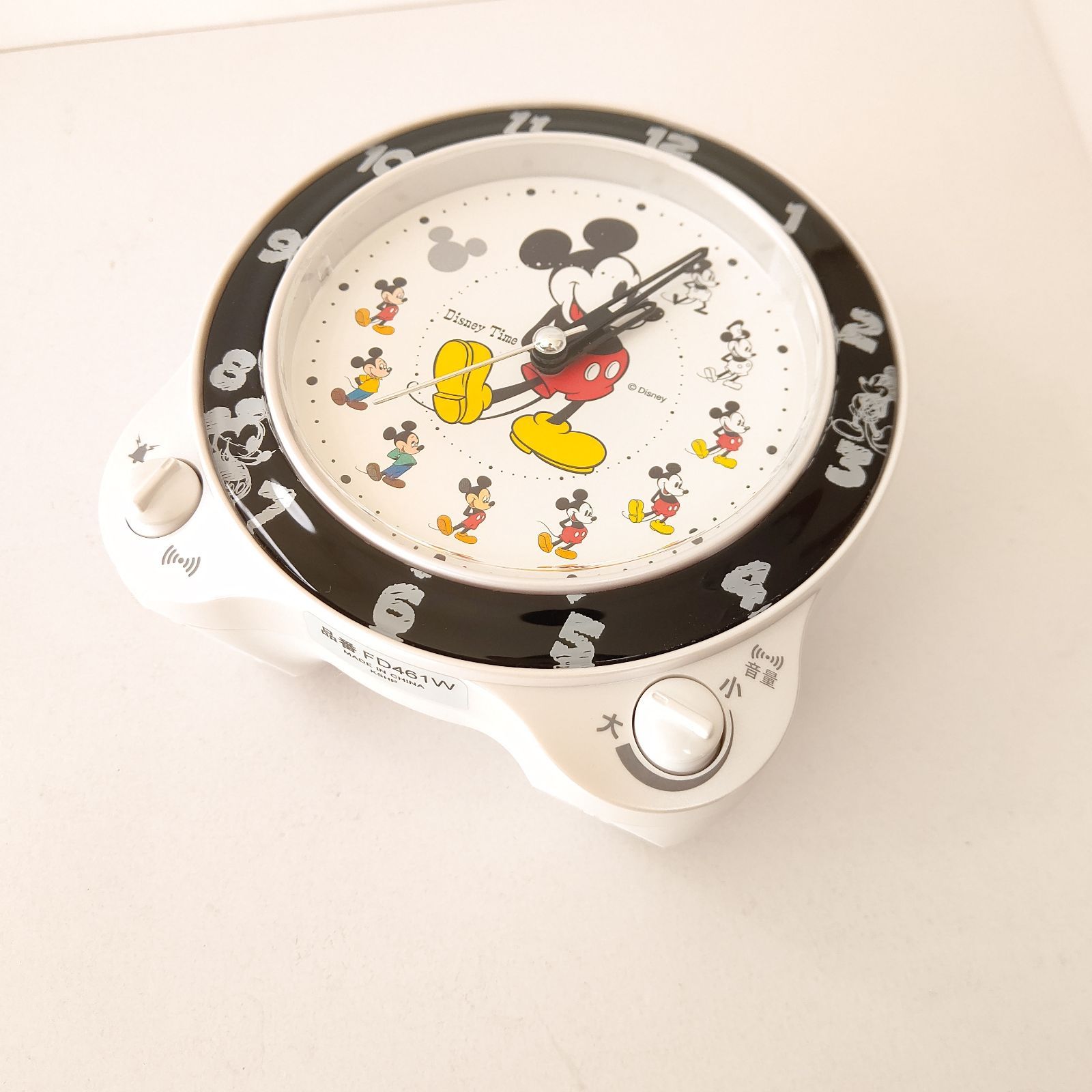 ミッキーマウス目覚し時計　セイコークロック製　新品未使用　高さ34cm 極美品 セイコー ディズニー ミッキーマウス 目覚まし時計 サイレント