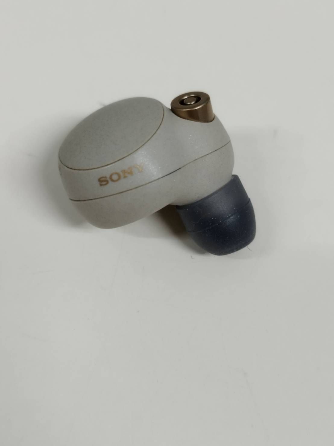 ジャンク】SONY WF-1000XM4/YY2948/プラチナシルバー/ワイヤレス