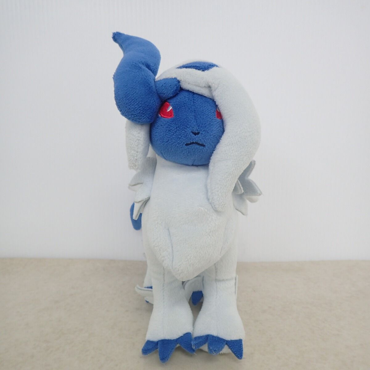 ポケモンセンター ぬいぐるみ メガアブソル タグ付き 廃盤品 ポケモンセンター ぬいぐるみ メガアブソル 紙タグなし