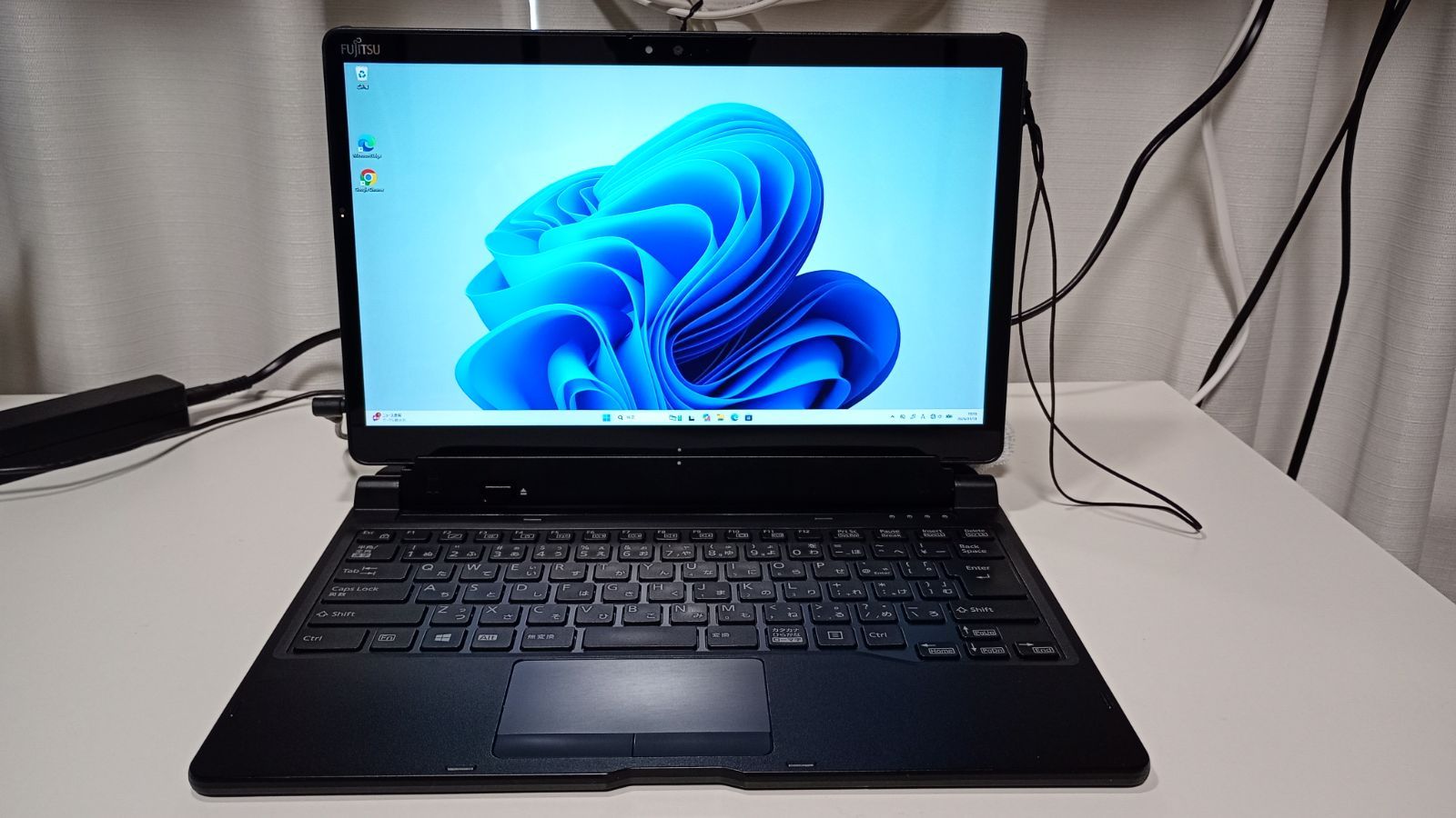 ノートPC 管 60108-10 WIN11 25H2 富士通 タブレットPC Q738/SB CPU