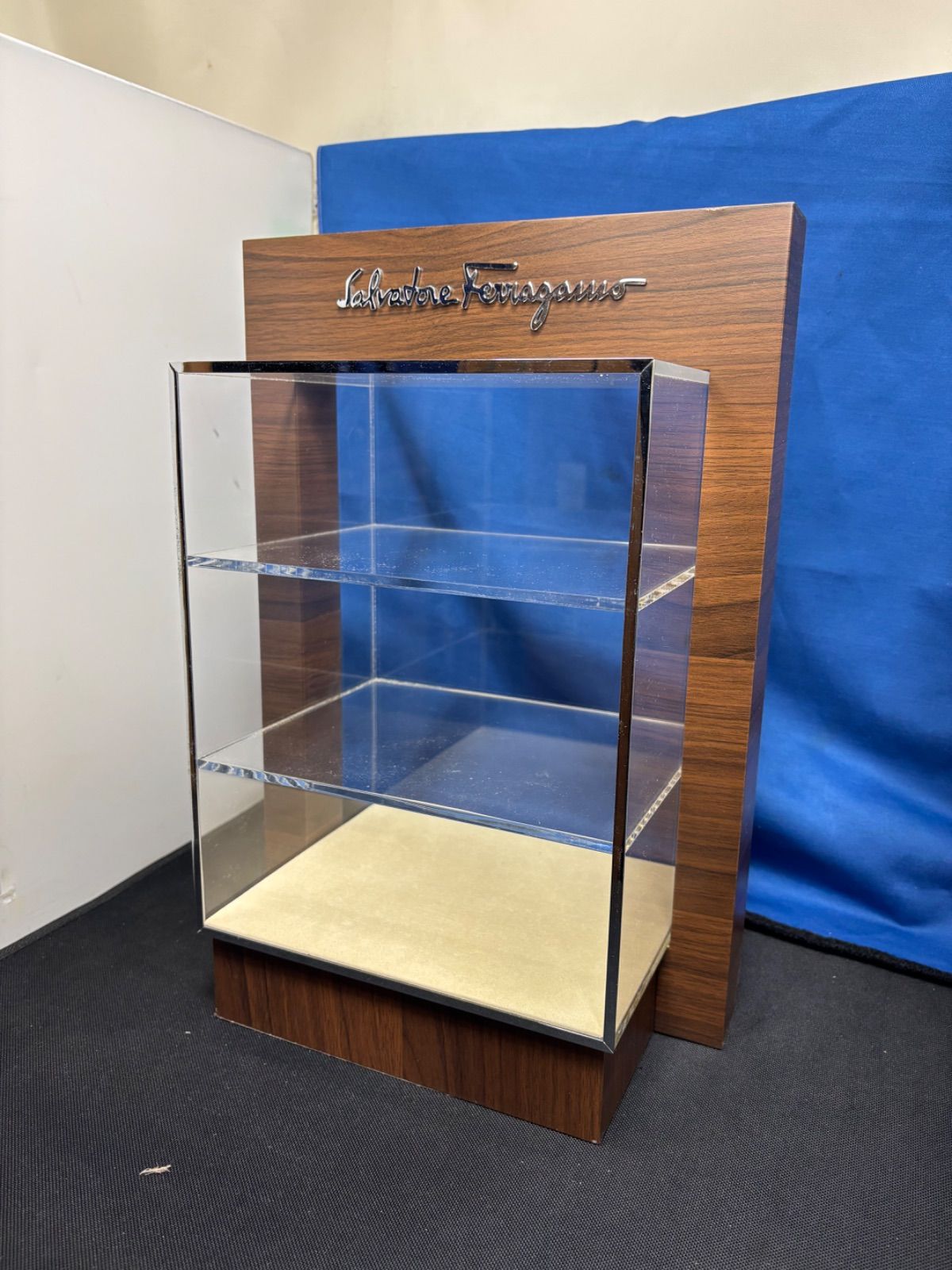 サルヴァトーレフェラガモ サルバトーレフェラガモ ショーケース