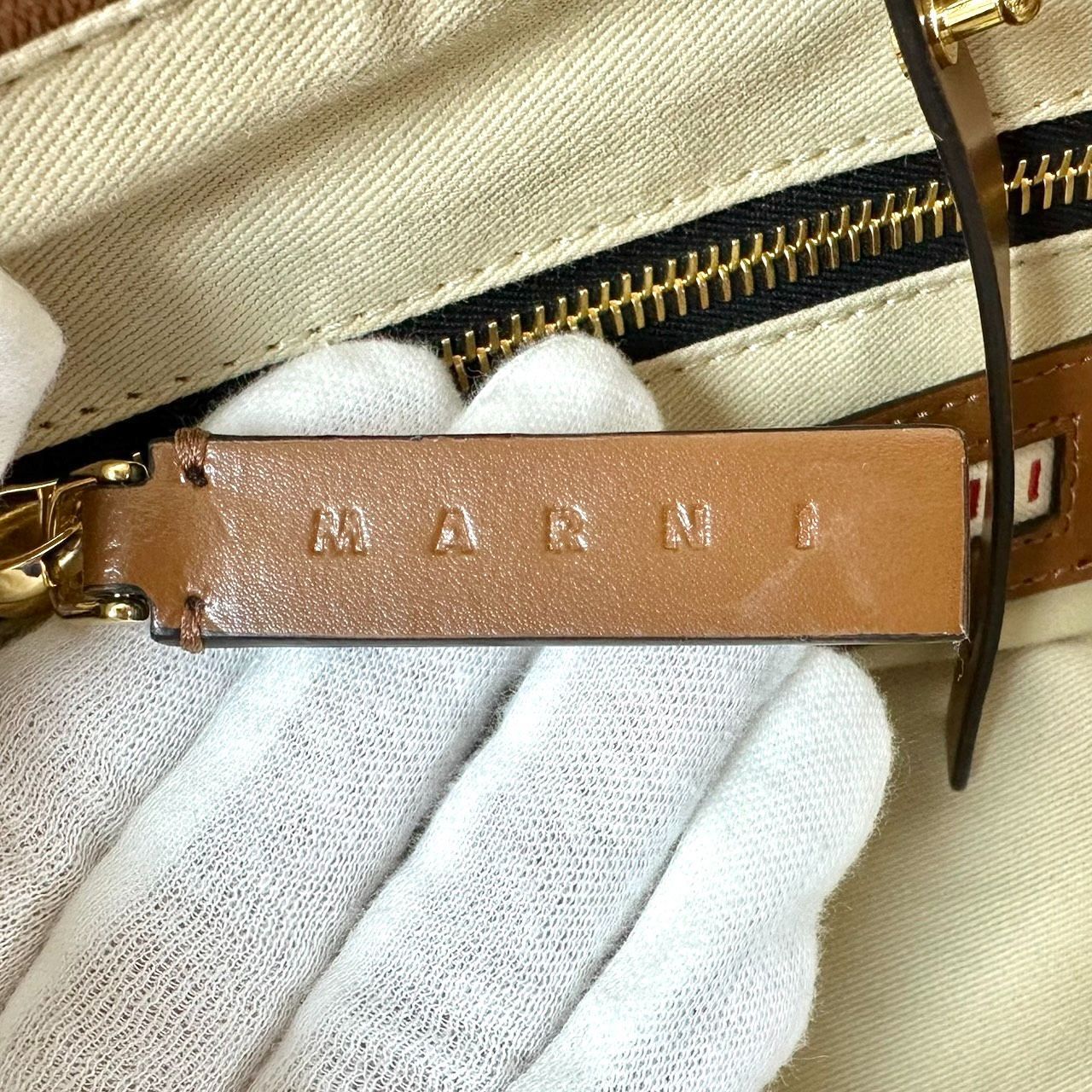 返品OK】MARNI マルニ EAST-WEST スモール トートバッグ 2way ストロー 