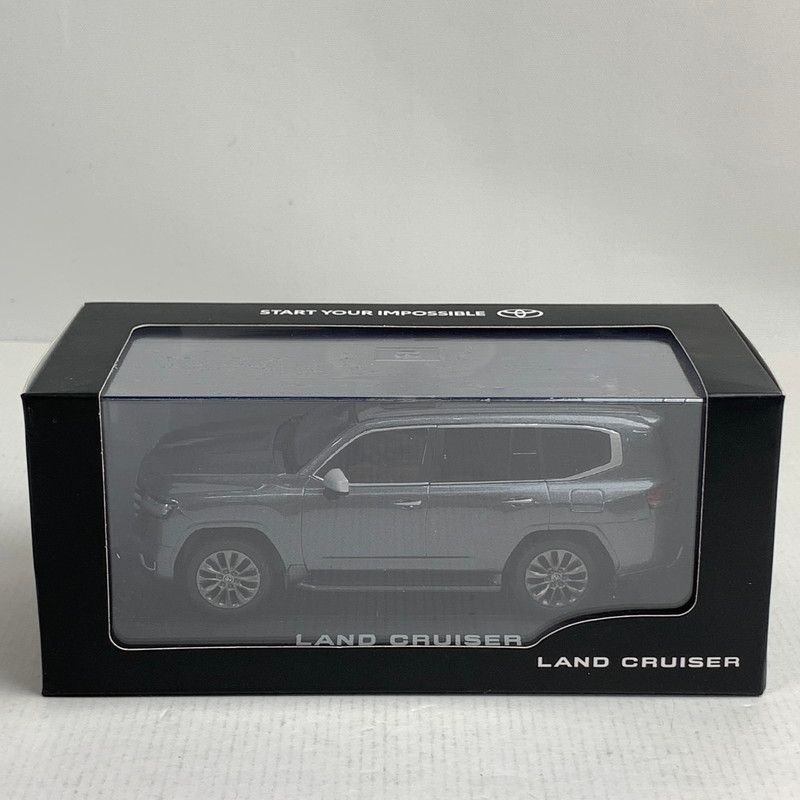 中古美品】 開封品 ランドクルーザー300 ミニカー 1/30スケール