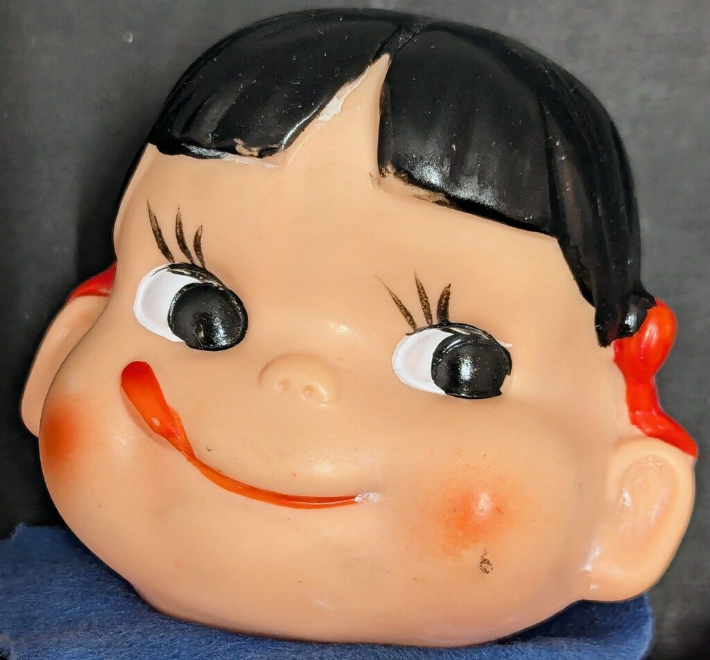 不二家 人形 ペコちゃん ペコちゃんパペット人形お菓子入れ 240 mm 青赤服