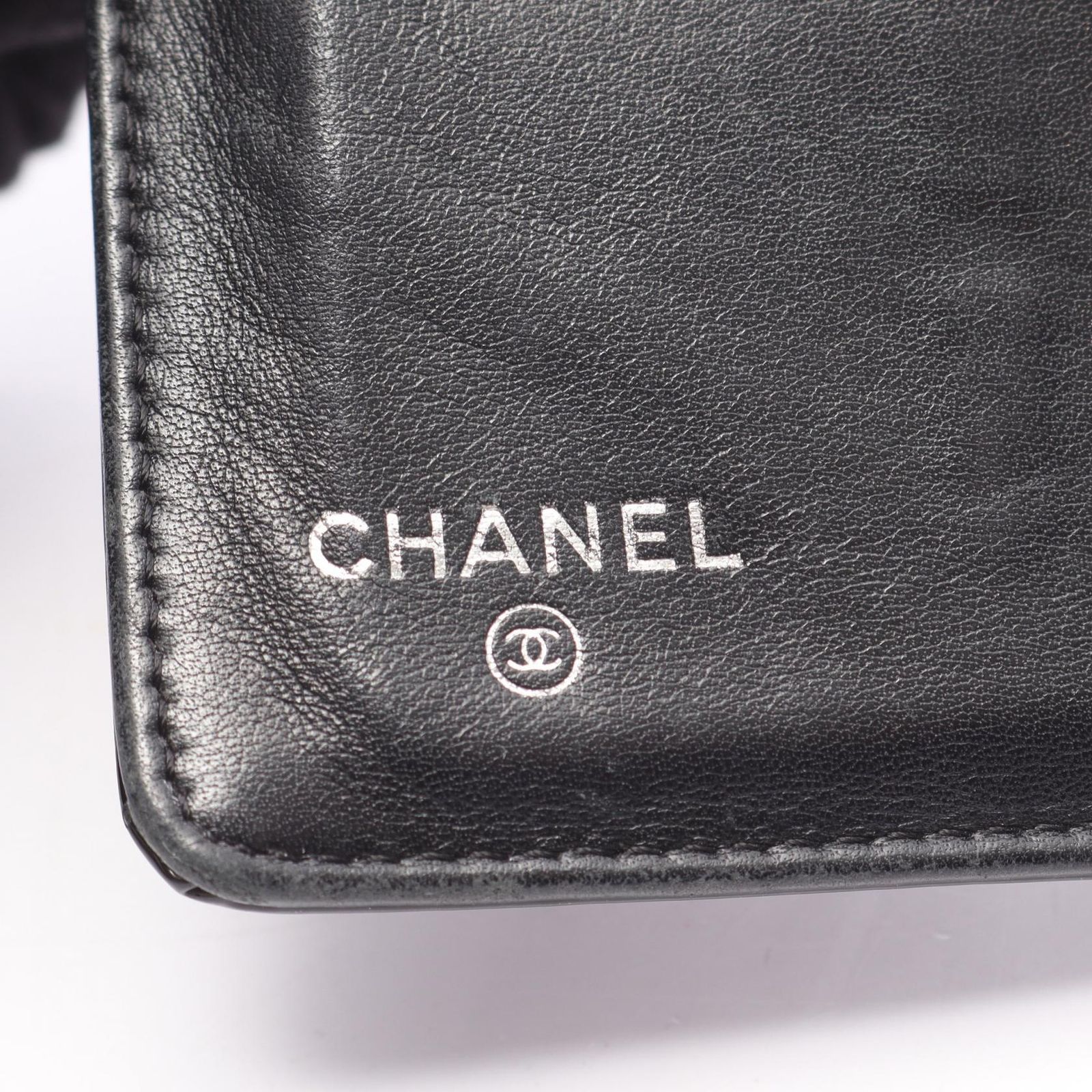 シャネル CHANEL 二つ折り長財布 カメリア メイクパレット A46074