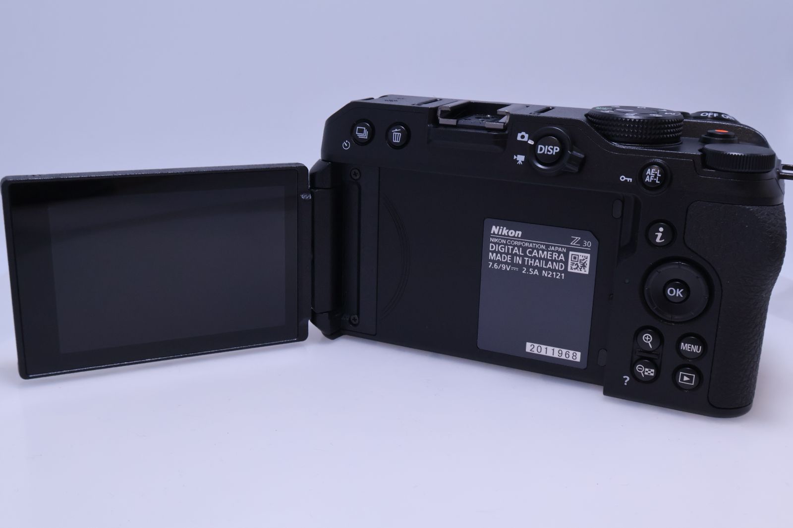 132回 ほぼ新品】Nikon Z30 ボディ ミラーレス一眼 Zマウント APS-C