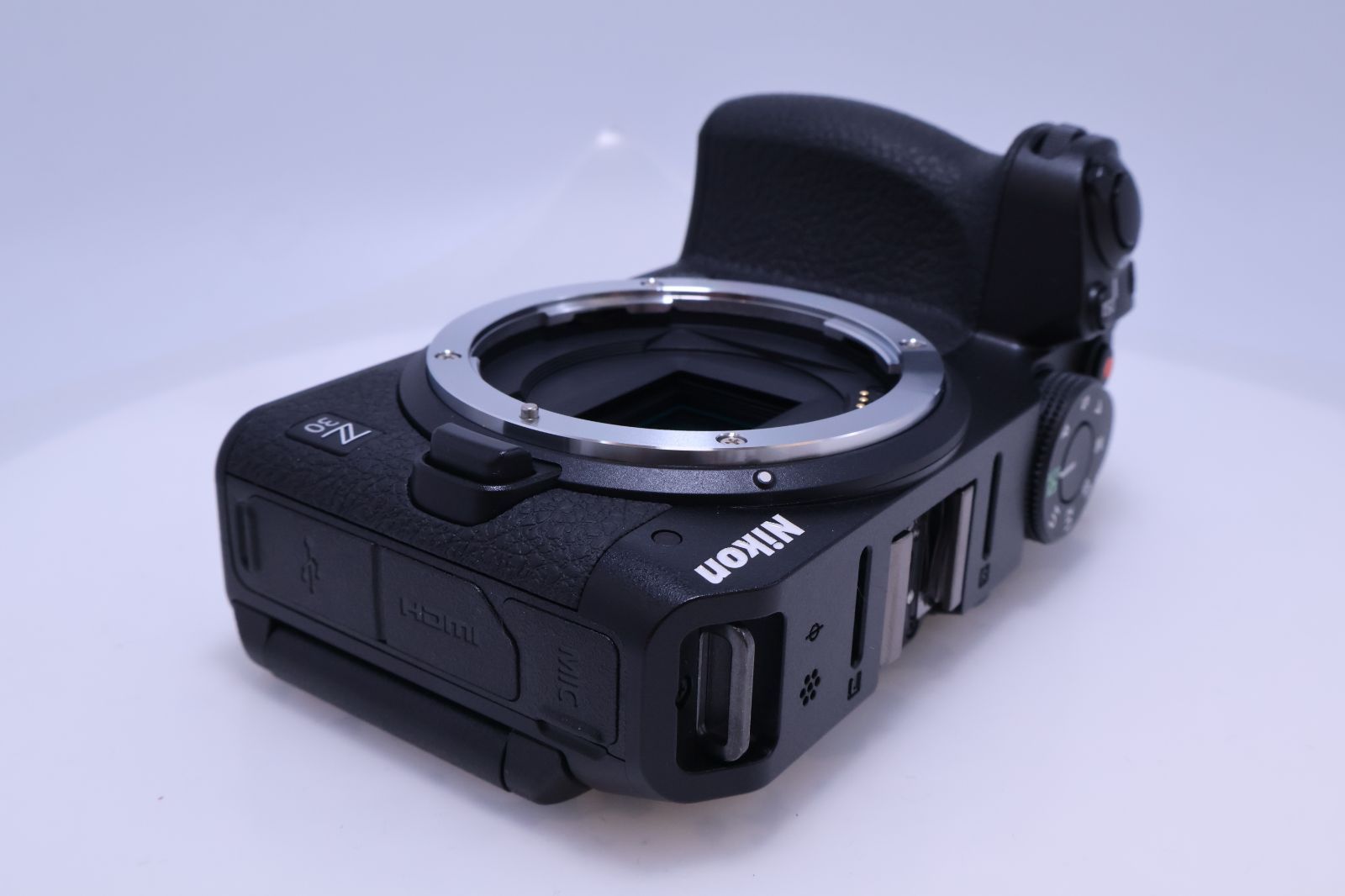 132回 ほぼ新品】Nikon Z30 ボディ ミラーレス一眼 Zマウント APS-C