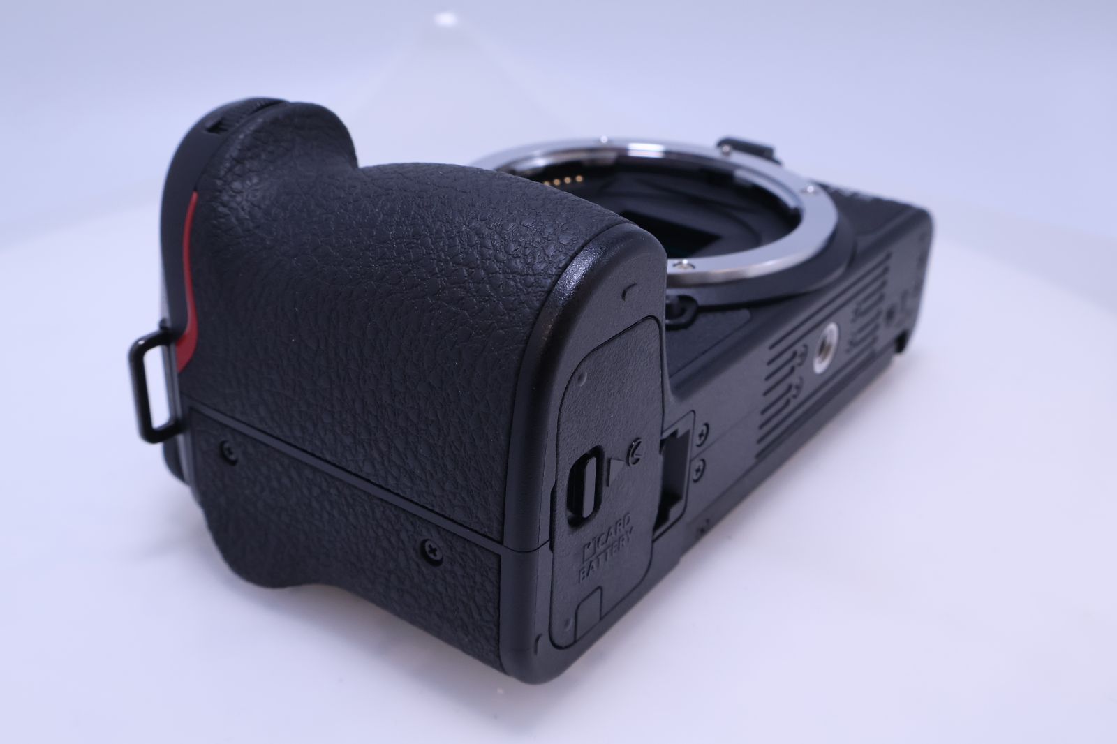 132回 ほぼ新品】Nikon Z30 ボディ ミラーレス一眼 Zマウント APS-C