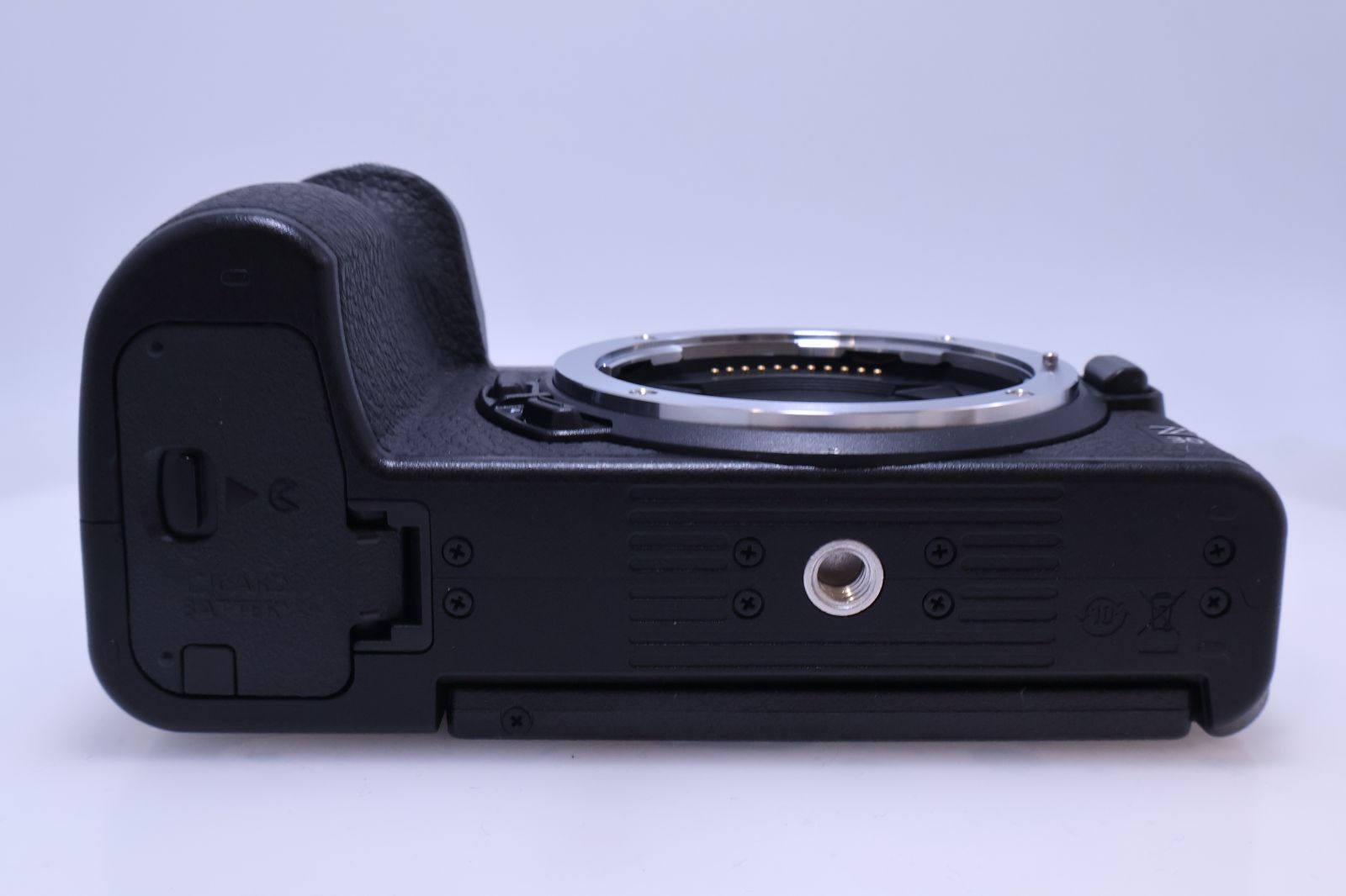 132回 ほぼ新品】Nikon Z30 ボディ ミラーレス一眼 Zマウント APS-C