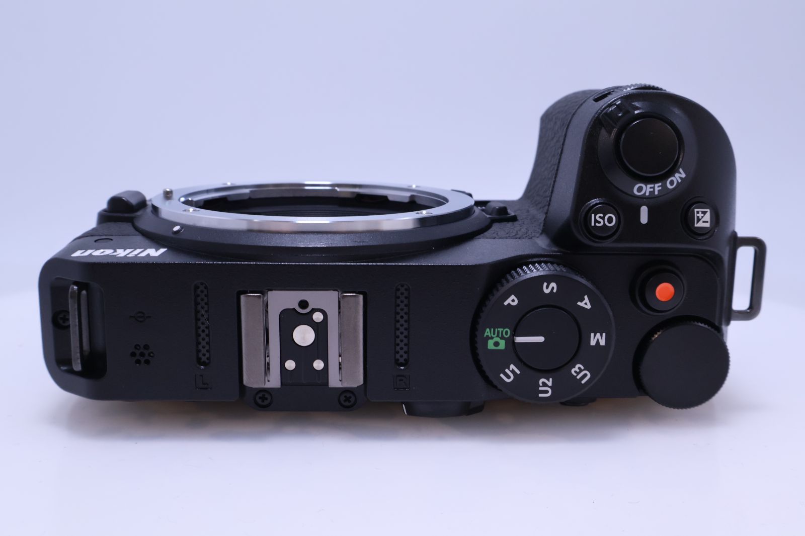 132回 ほぼ新品】Nikon Z30 ボディ ミラーレス一眼 Zマウント APS-C