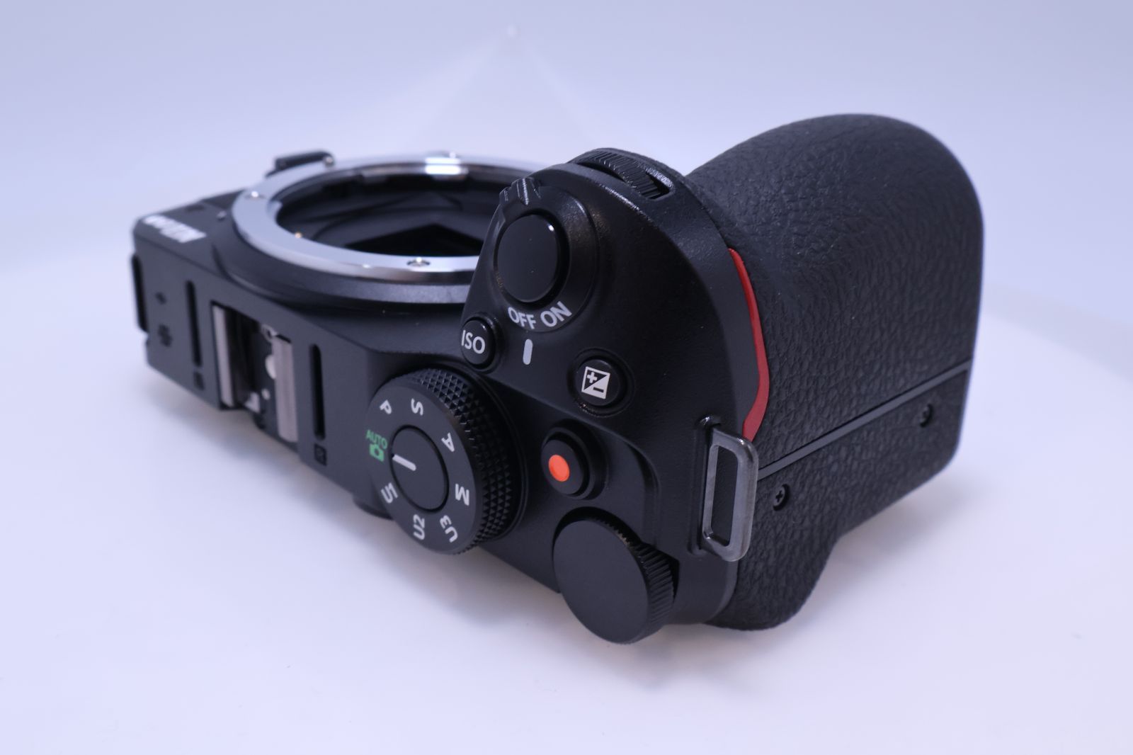 132回 ほぼ新品】Nikon Z30 ボディ ミラーレス一眼 Zマウント APS-C