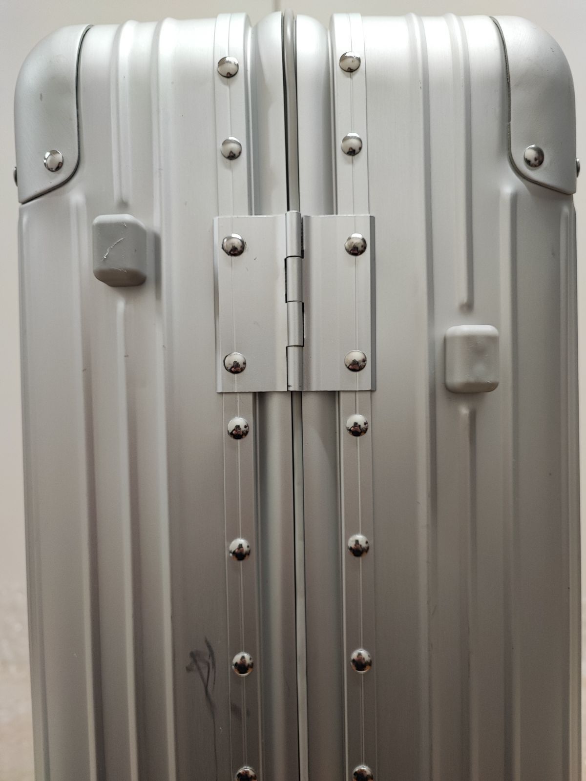 メルセデス·ベンツ オリジナルアルミスーツケース(32L) - メルカリ