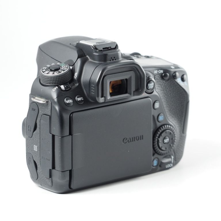 Canon キヤノン デジタル一眼レフカメラ EOS 80D ボディ EOS80D #14302