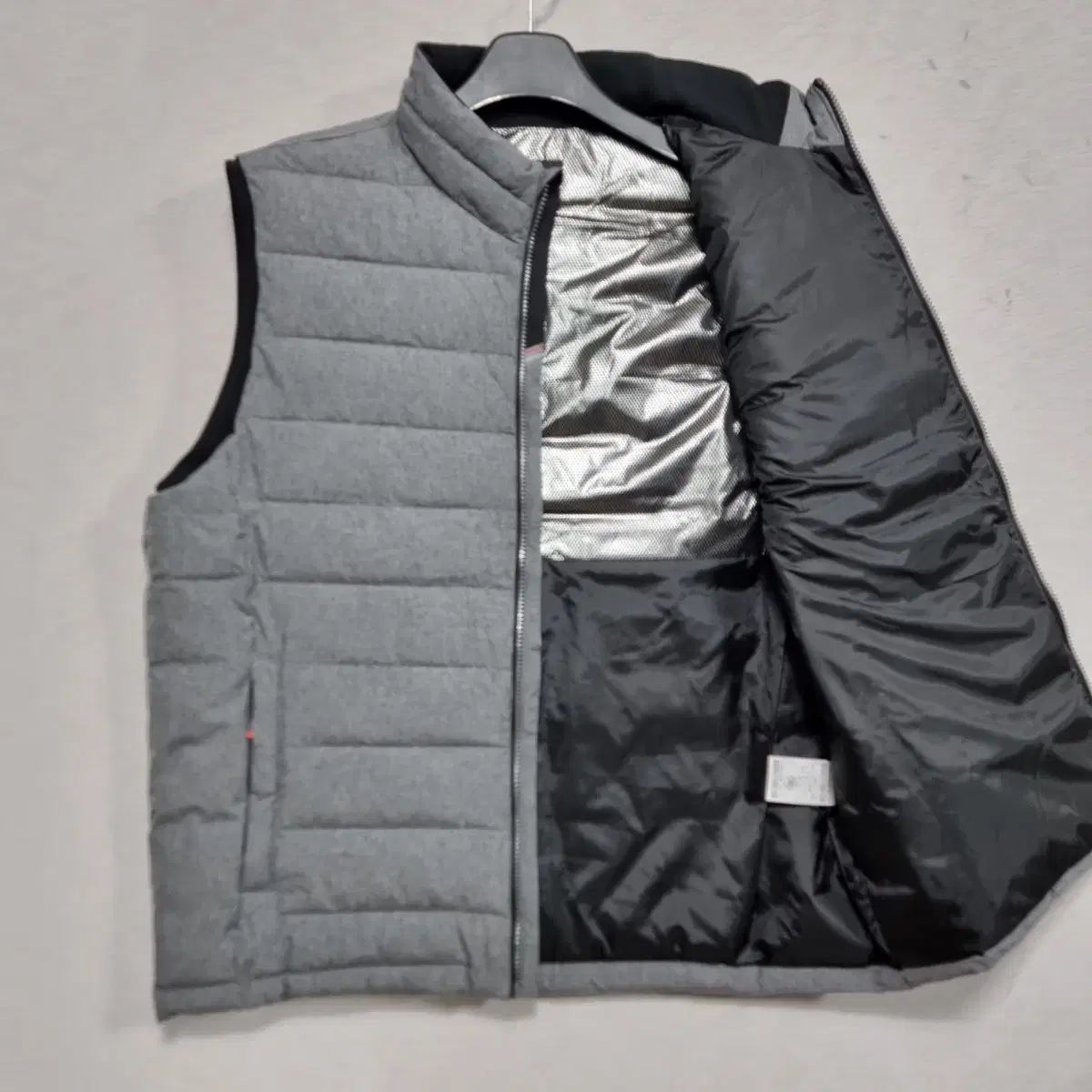   ダウンベスト グレー LG 新品 KOLONSPORT LG전자 ダウンベスト メンズ 110 ㅡ0113 - メルカリ